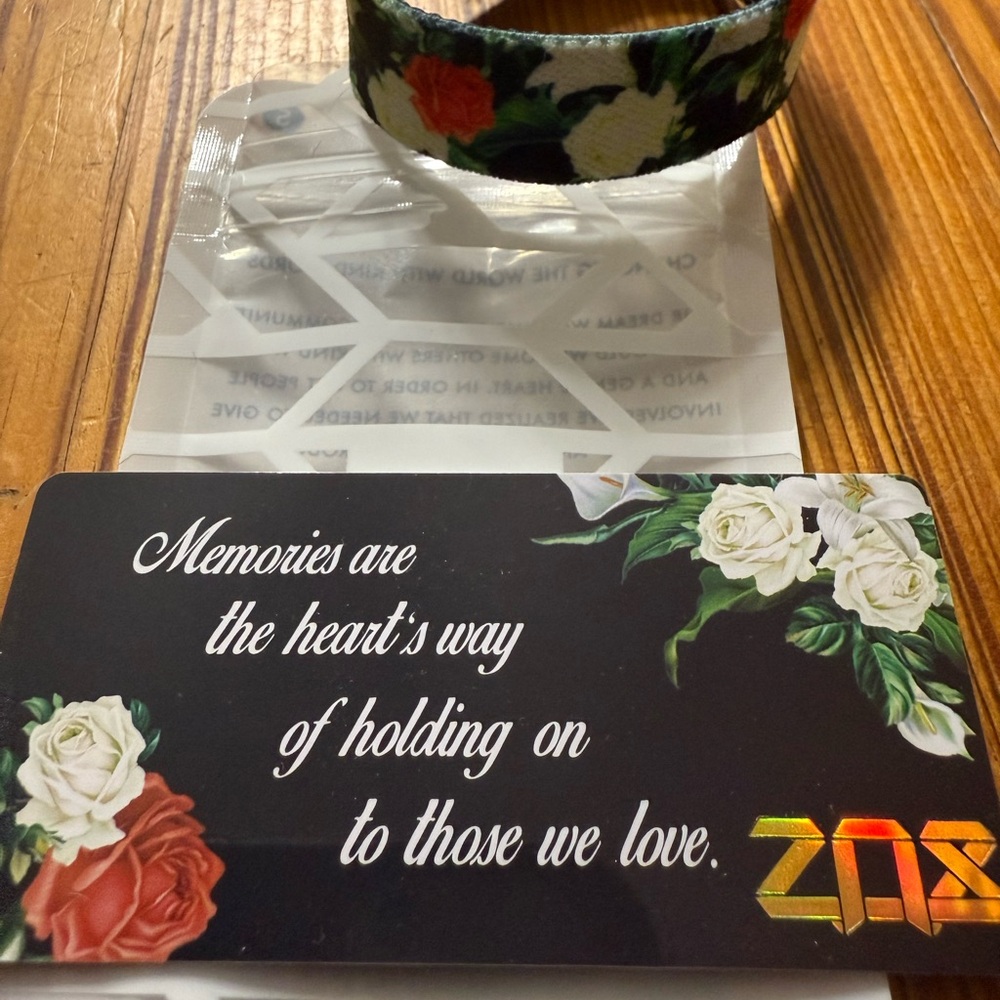 Floral Wristband with Inspirational Card